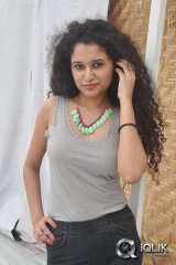 Soumya Sukumar at Pora Pove Movie Success Meet